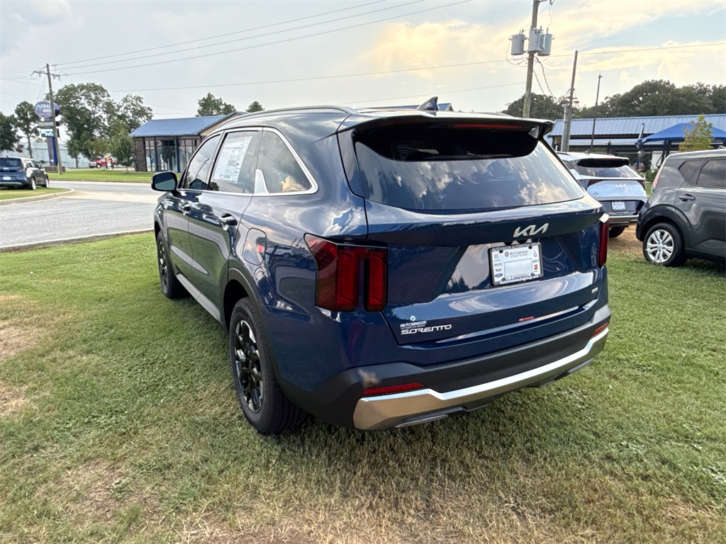 2025 Kia Sorento S photo 4