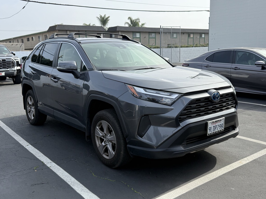 2024 Toyota RAV4 LE's photo