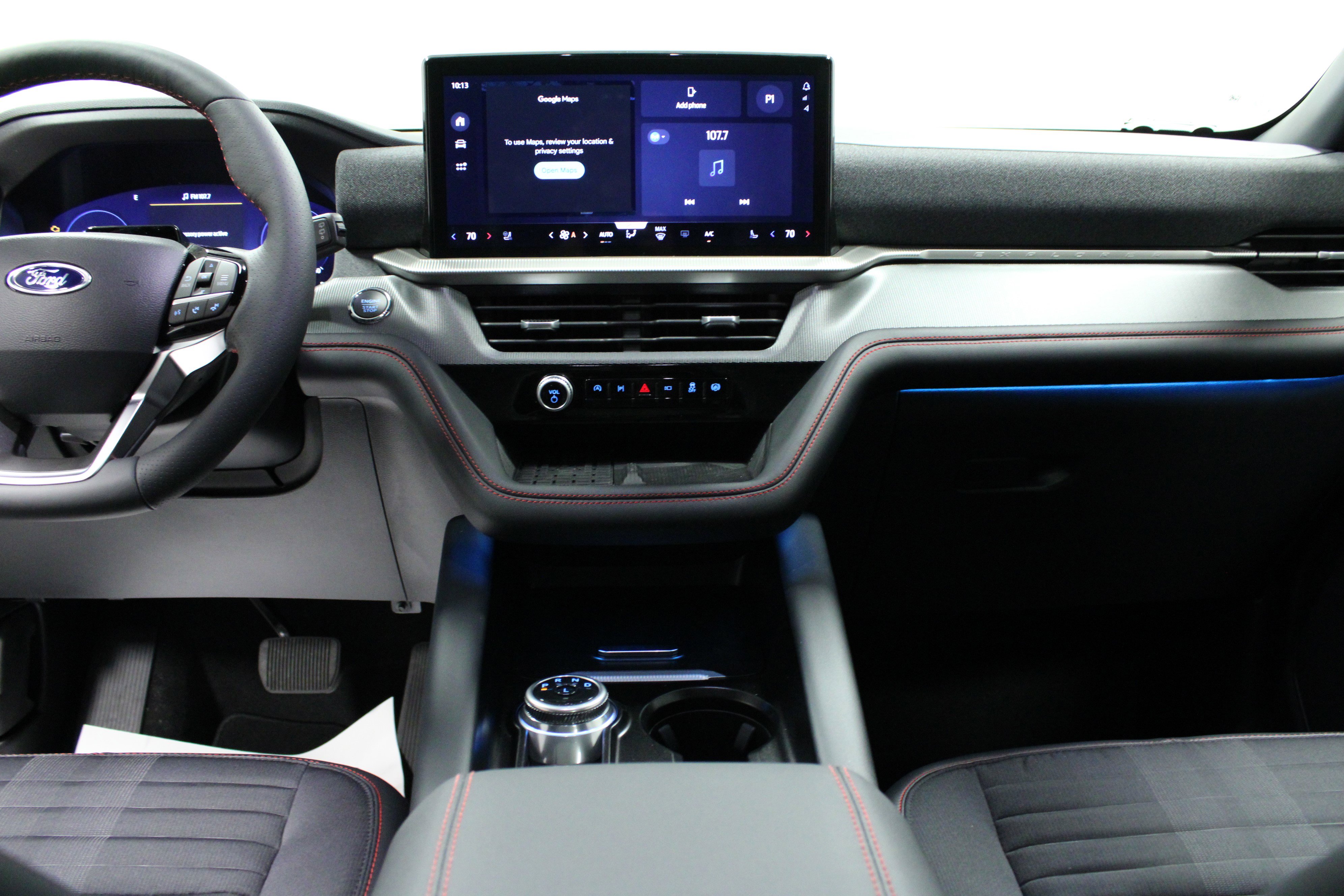 2025 Ford Explorer ST-Line photo 15