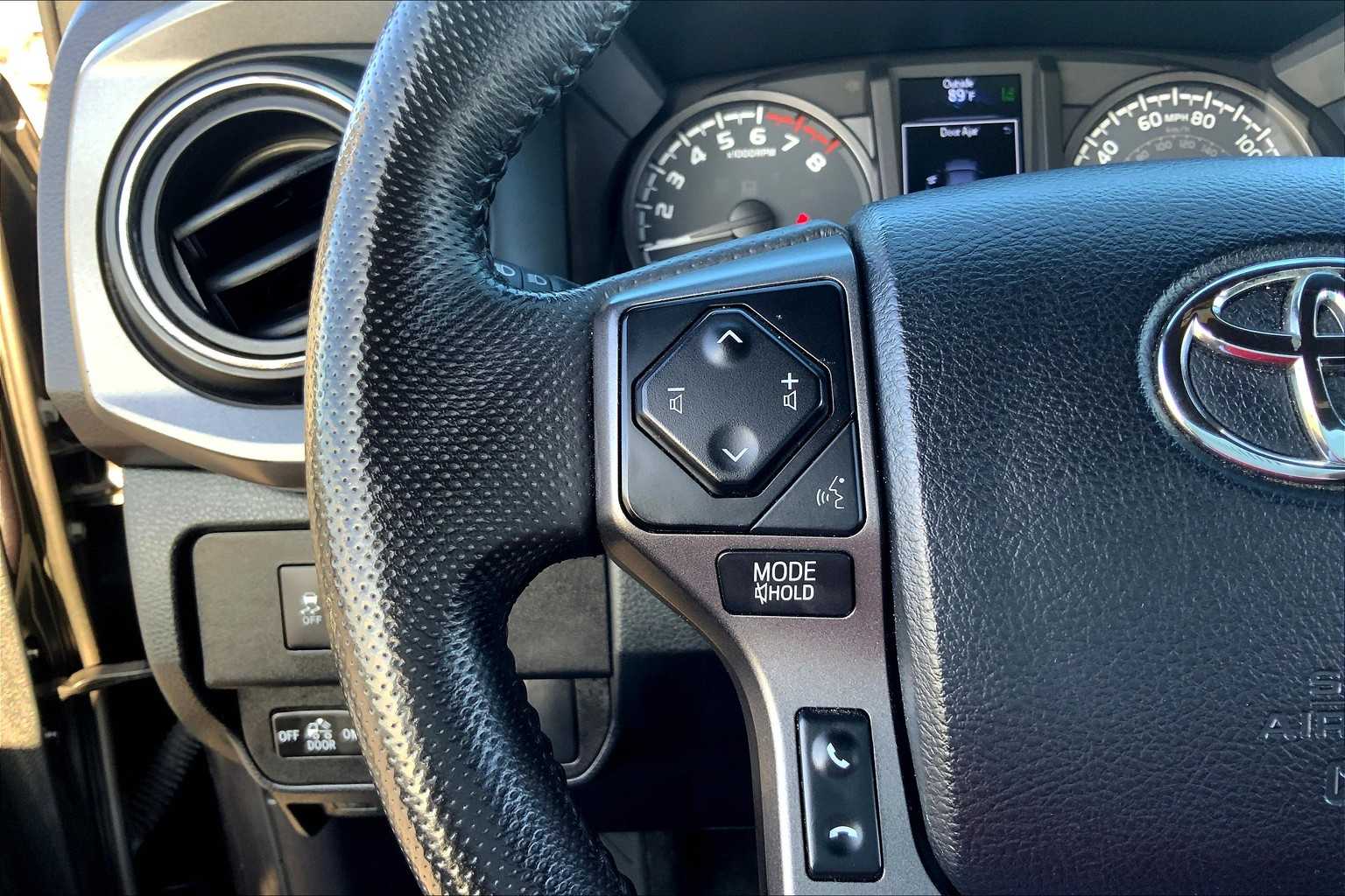 2023 Toyota Tacoma TRD photo 22