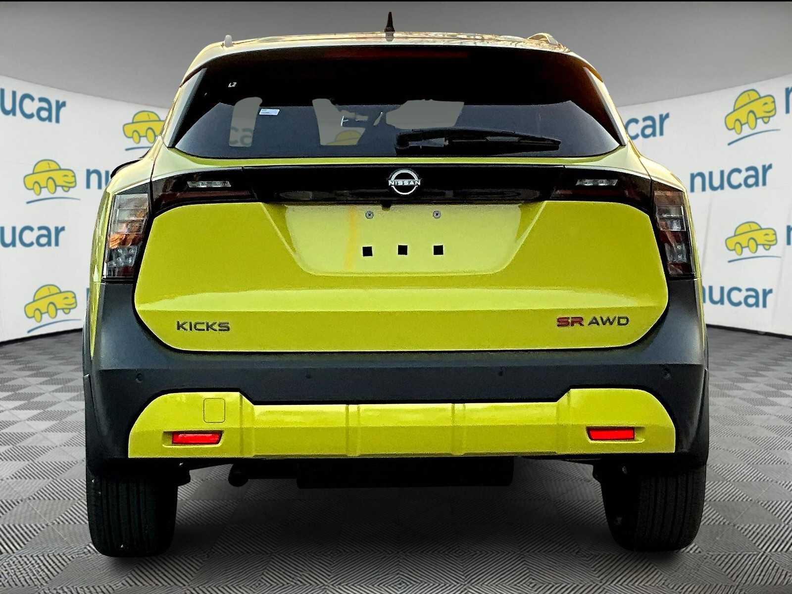 2025 Nissan Kicks SR photo 4