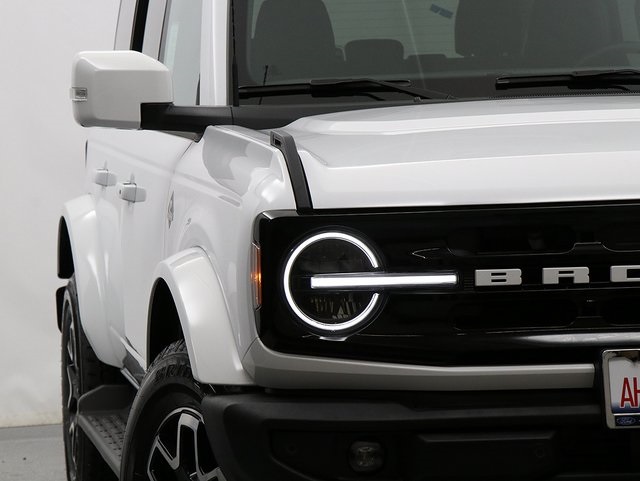 2025 Ford Bronco Outer Banks photo 4