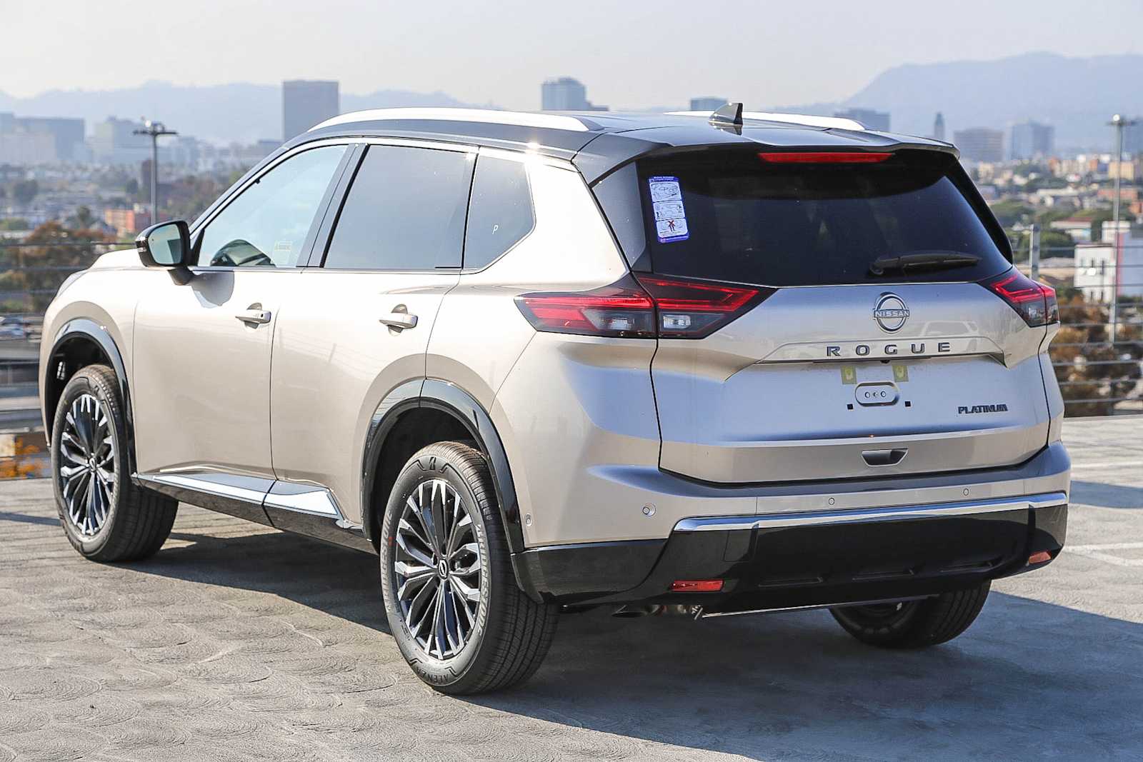 2025 Nissan Rogue Platinum photo 6
