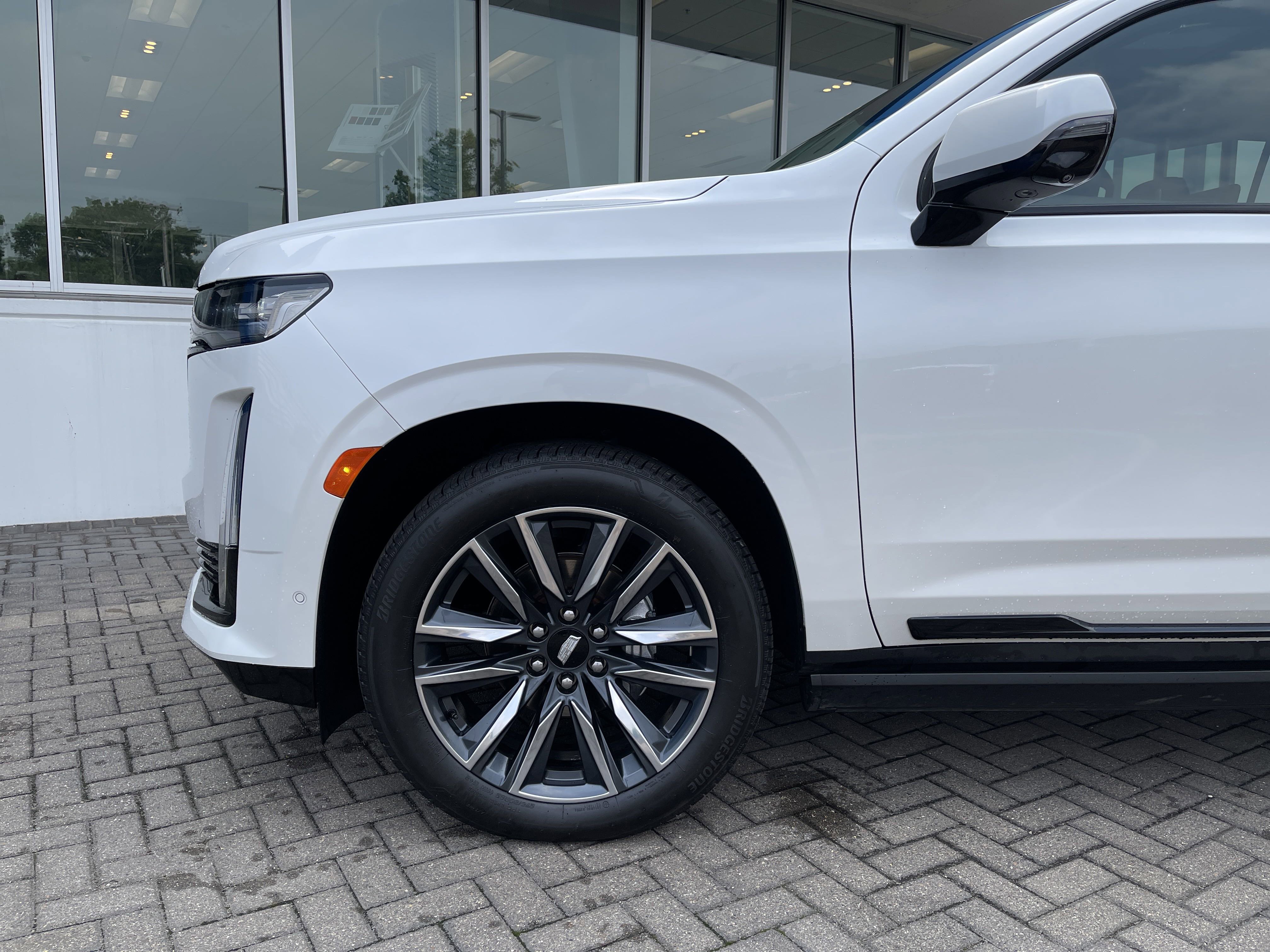 2021 Cadillac Escalade Sport Platinum photo 2