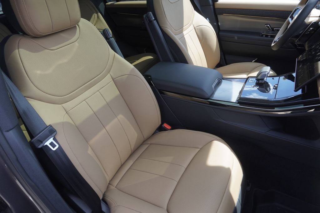 2025 Land Rover Range Rover Sport SE photo 23