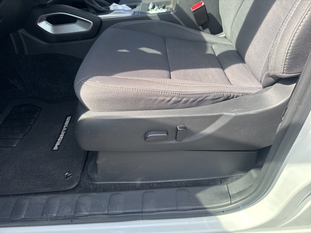 2024 Nissan Frontier SV photo 14