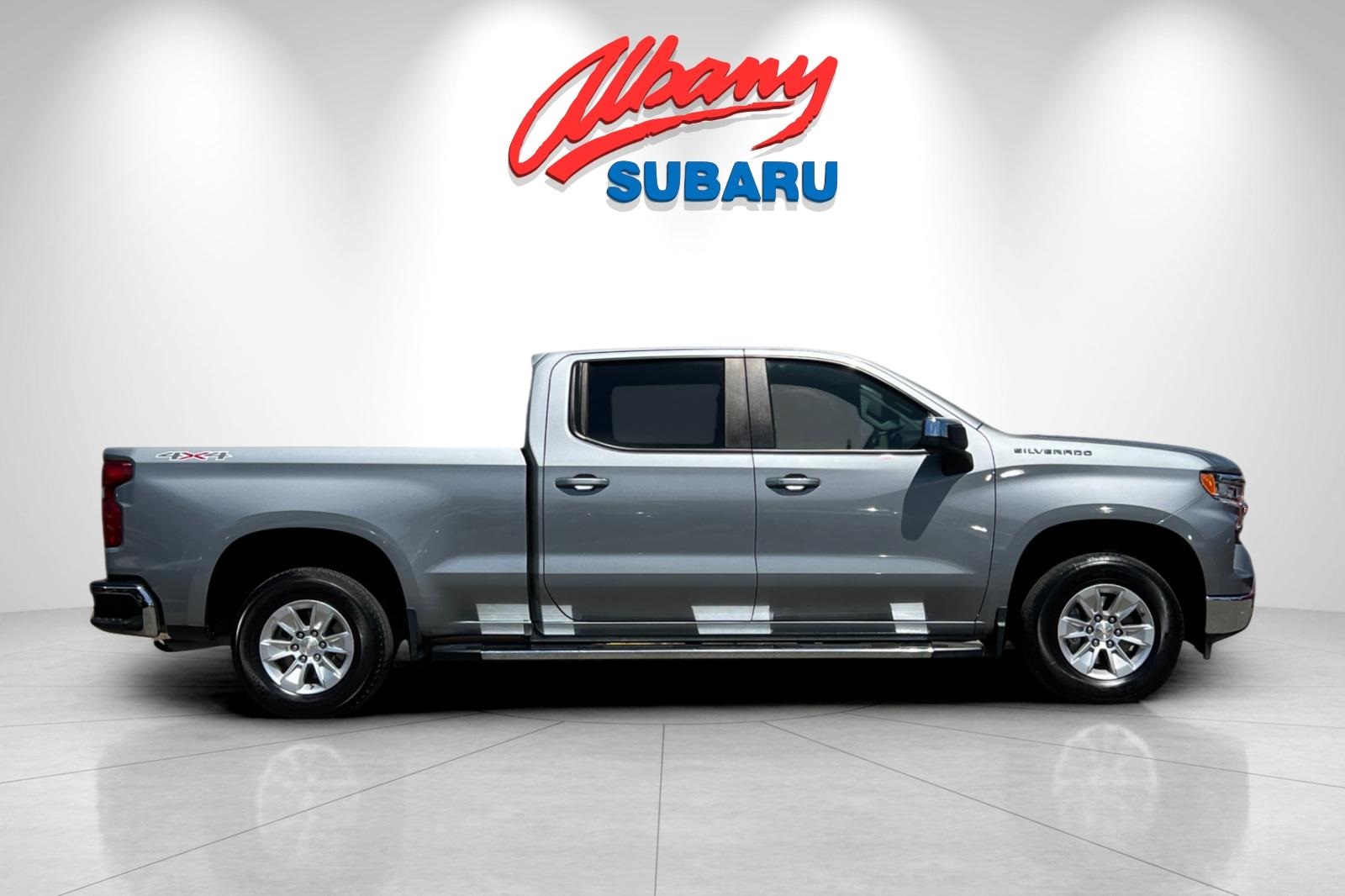 2024 Chevrolet Silverado 1500 LT photo 3
