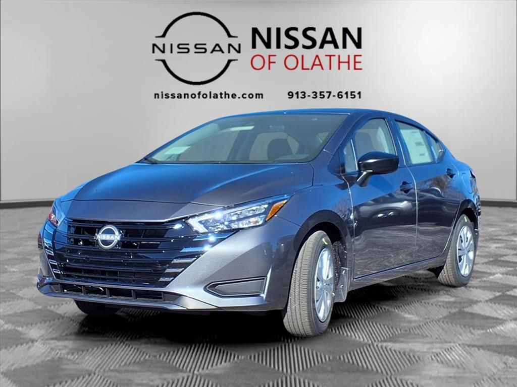 2025 Nissan Versa S's photo