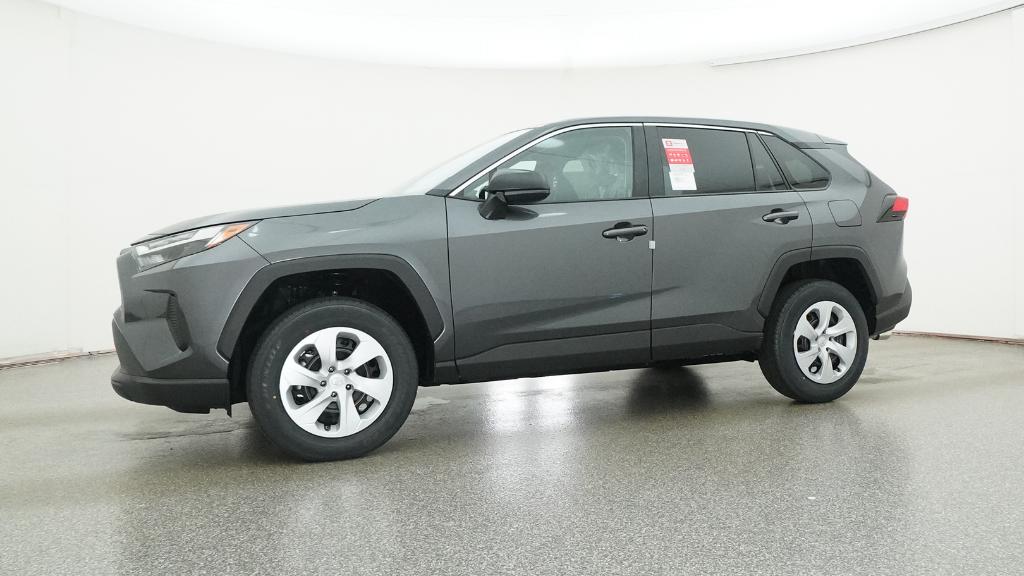 2025 Toyota RAV4 LE photo 4