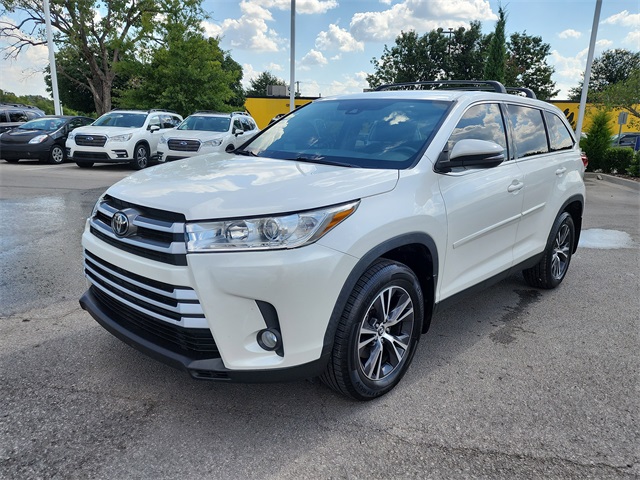 2019 Toyota Highlander LE Plus photo 5