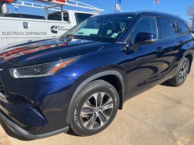 2021 Toyota Highlander XLE's photo