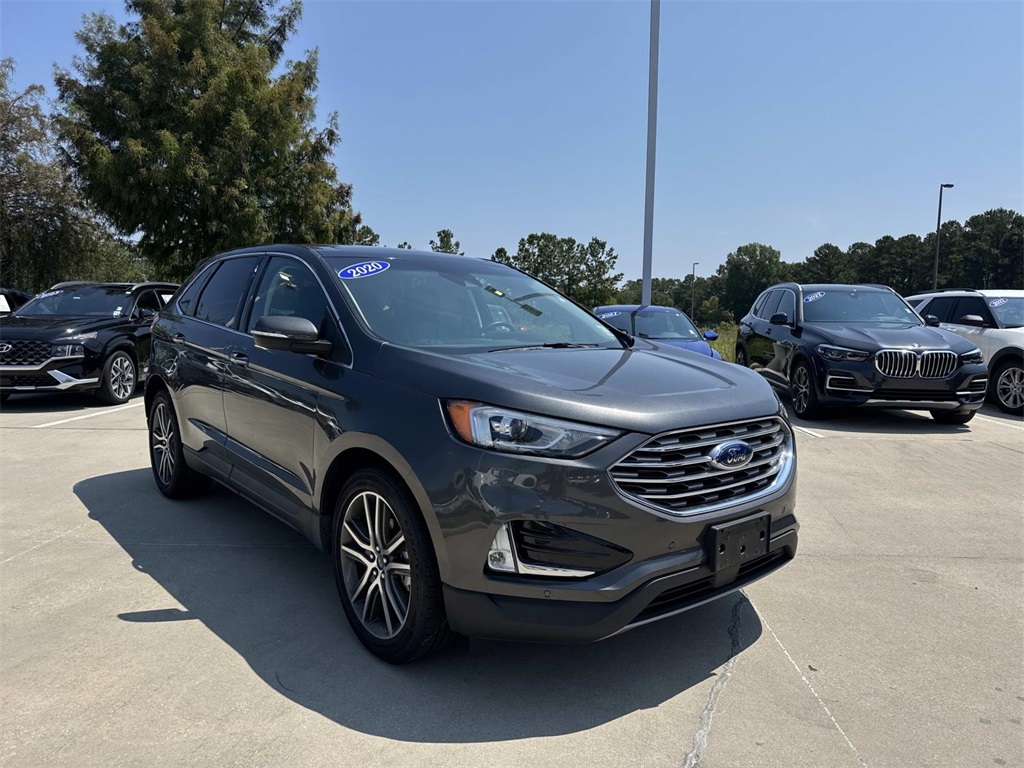 2020 Ford Edge Titanium photo 2