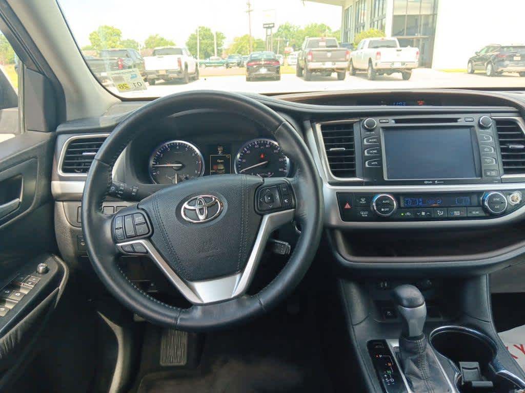 2015 Toyota Highlander XLE photo 9