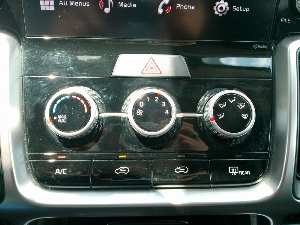 2023 Kia Sorento LX photo 34