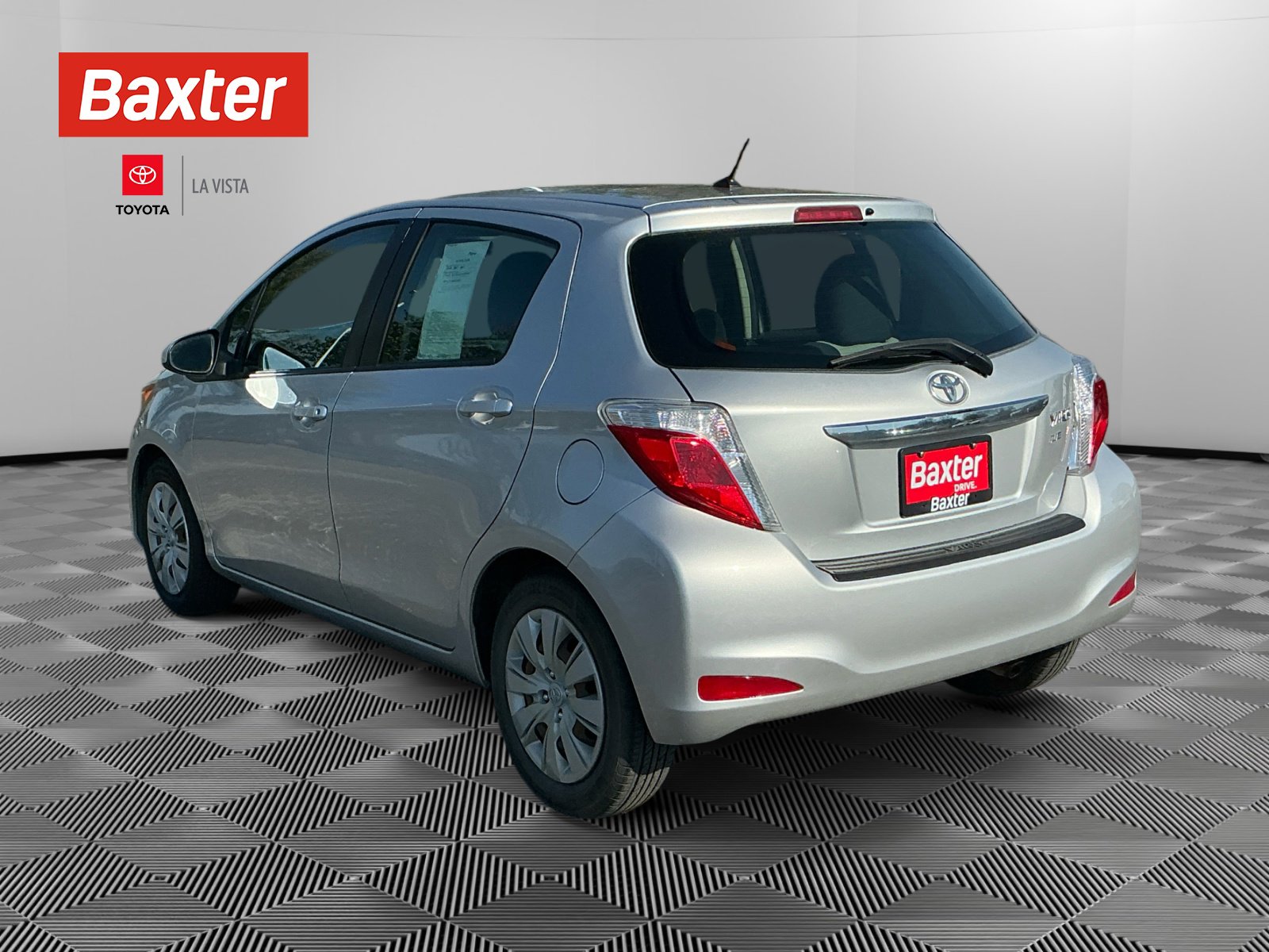 2012 Toyota Yaris LE photo 3