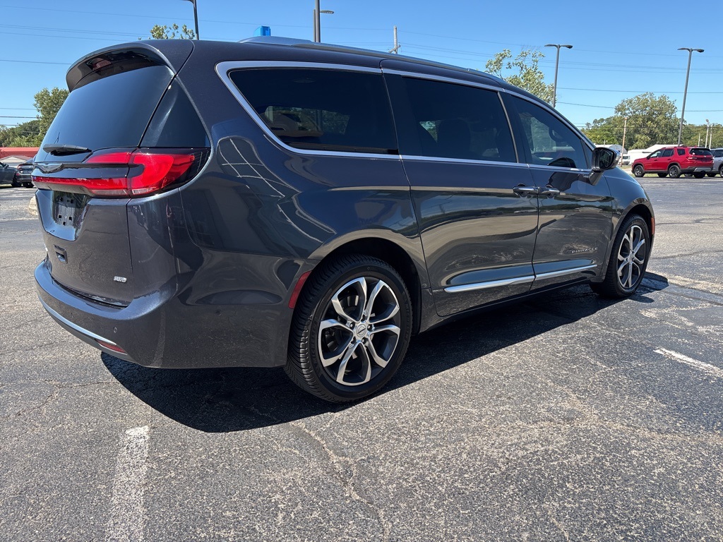 2021 Chrysler Pacifica Pinnacle photo 4