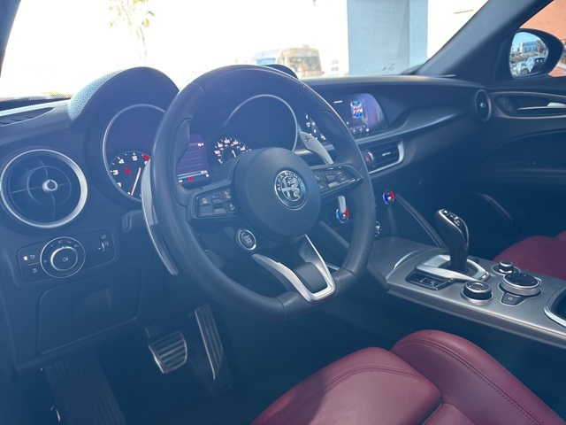2022 Alfa Romeo Stelvio Ti Sport photo 9