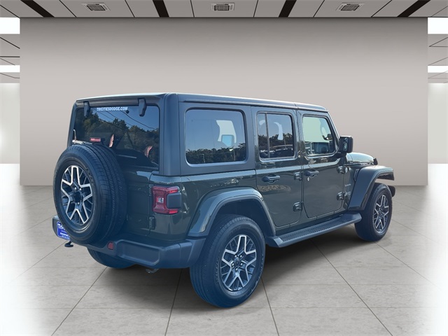 2024 Jeep Wrangler Sahara photo 2