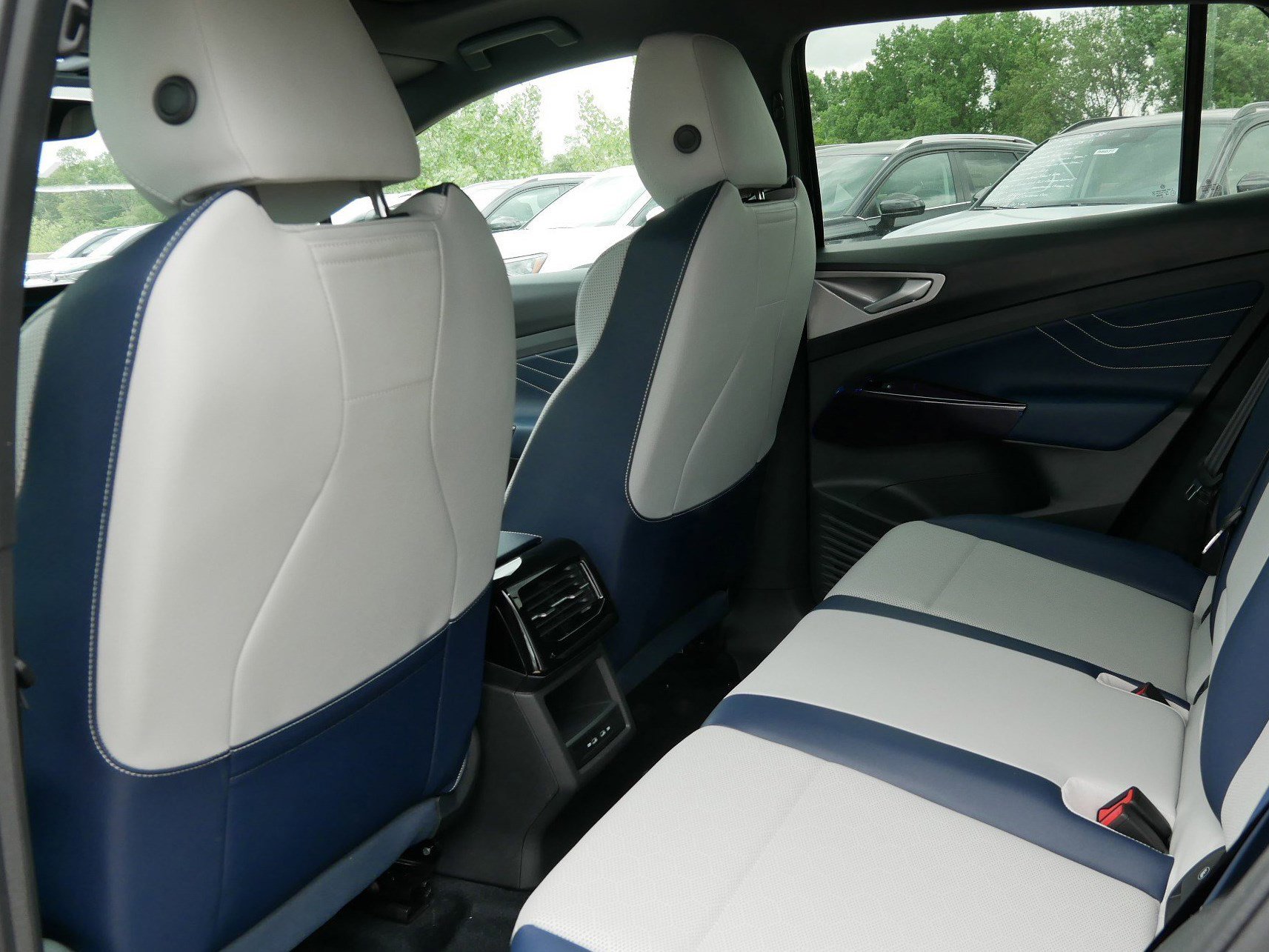 2025 Volkswagen ID.4 Pro S photo 6
