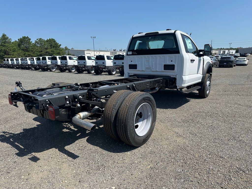 2025 Ford F-600 photo 5