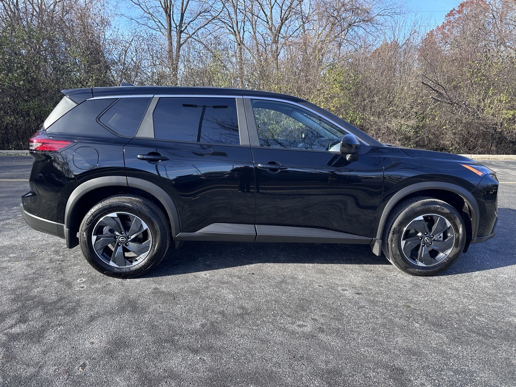 2025 Nissan Rogue SV photo 2