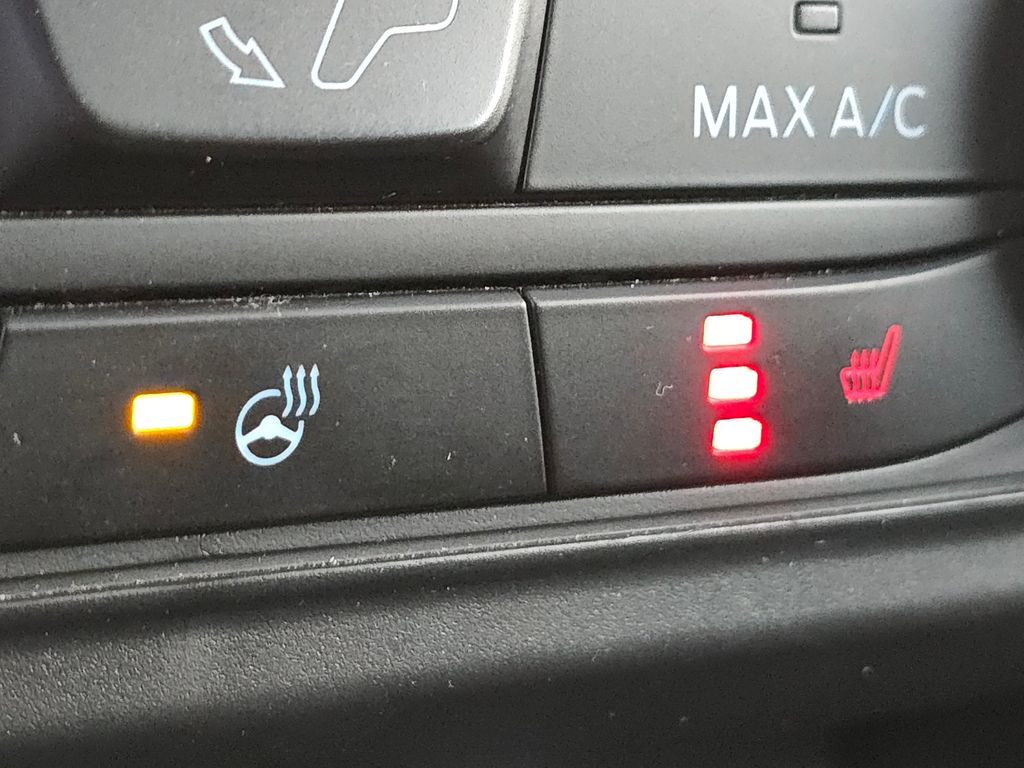 2023 Ford Maverick XLT Lariat photo 3