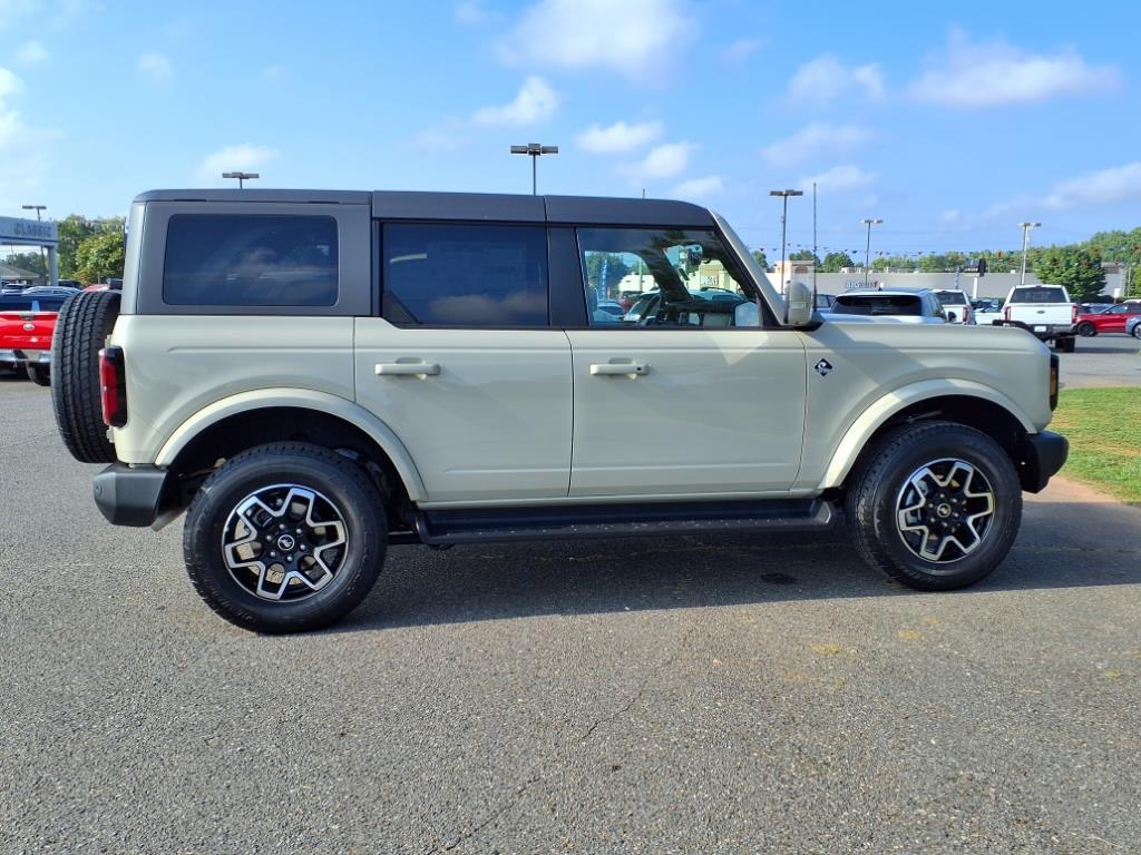2025 Ford Bronco Outer Banks photo 20