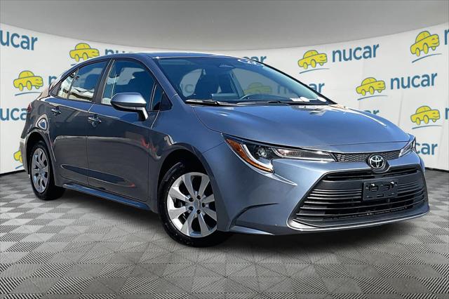 2024 Toyota Corolla LE's photo