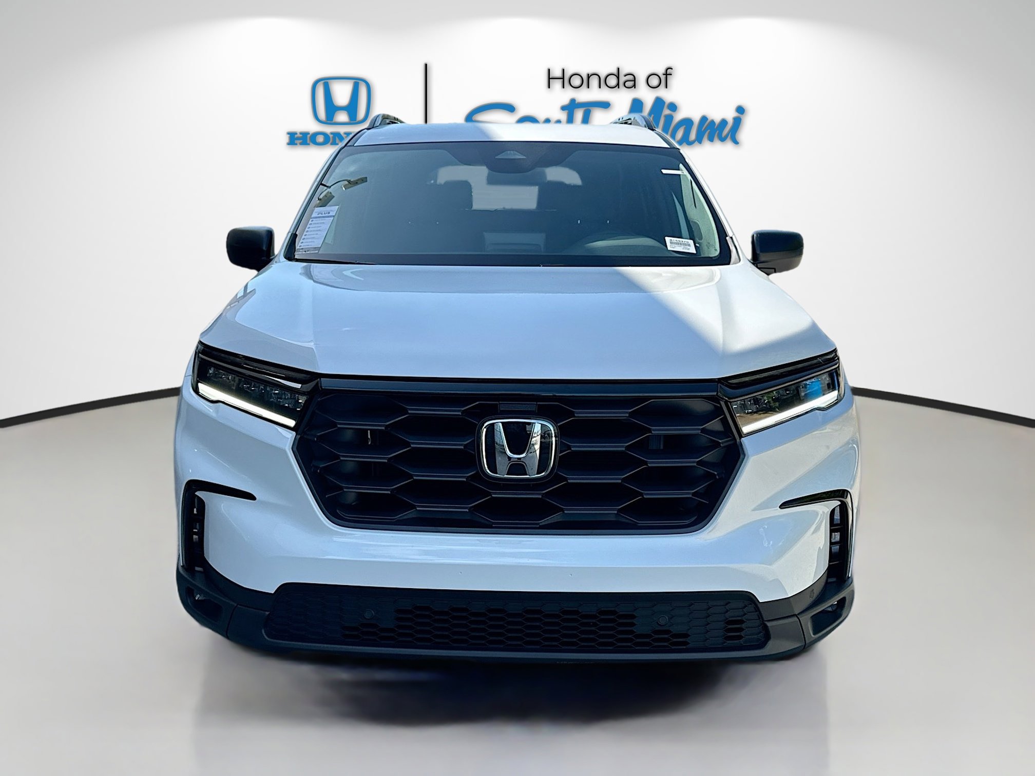 2025 Honda Pilot Sport photo 2