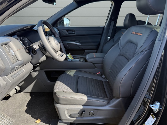2025 Nissan Pathfinder Rock Creek photo 9