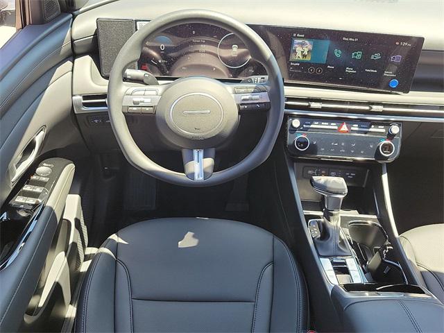 2025 Hyundai Santa Cruz SEL Activity photo 8