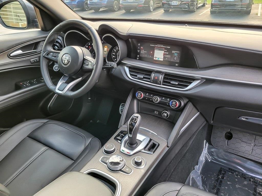 2022 Alfa Romeo Stelvio Ti photo 22