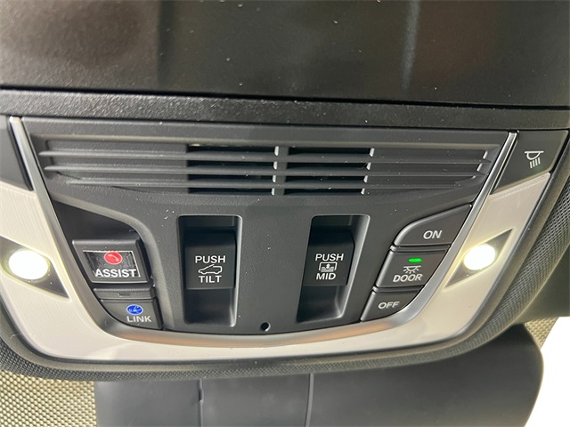 2025 Acura RDX Base photo 23