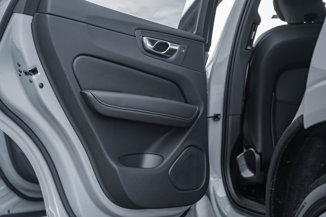 2025 Volvo XC60 Hybrid T8 Plus photo 31