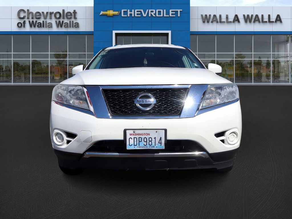 2016 Nissan Pathfinder S photo 2