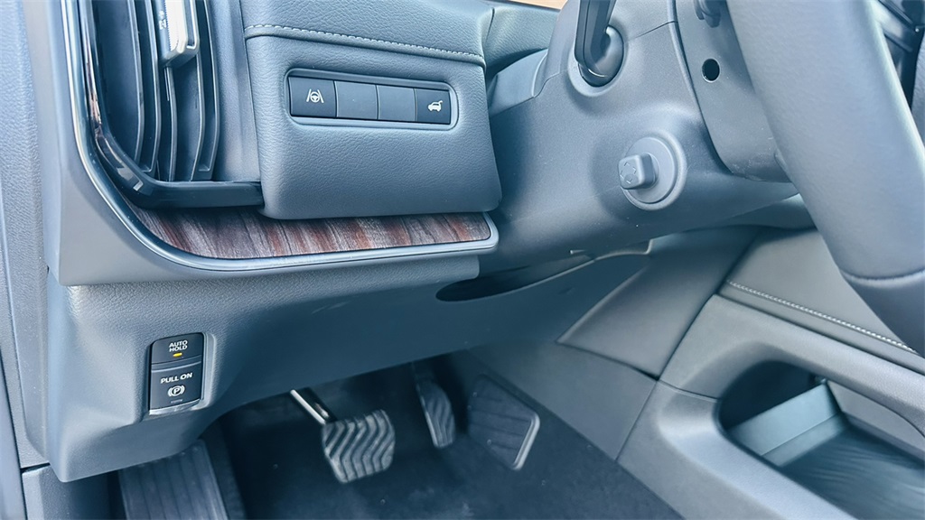 2026 Nissan Armada SL photo 16