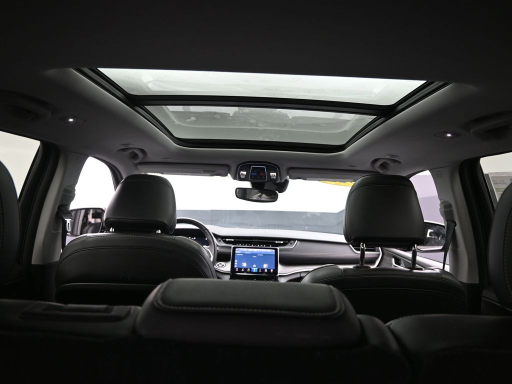 2022 Jeep Grand Cherokee Limited photo 18