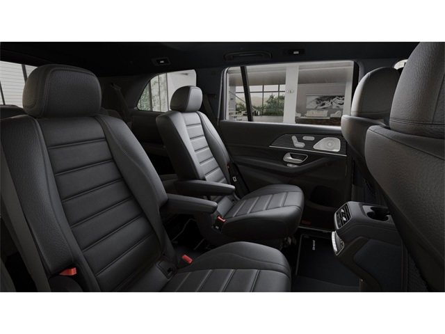 2025 Mercedes Benz GLS 580 4MATIC photo 4
