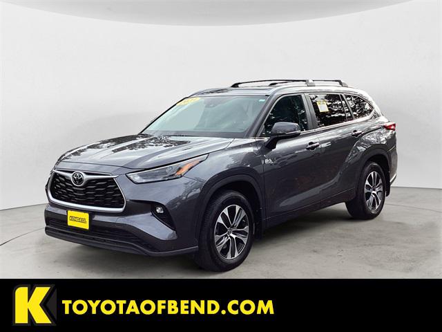 2023 Toyota Highlander XLE's photo