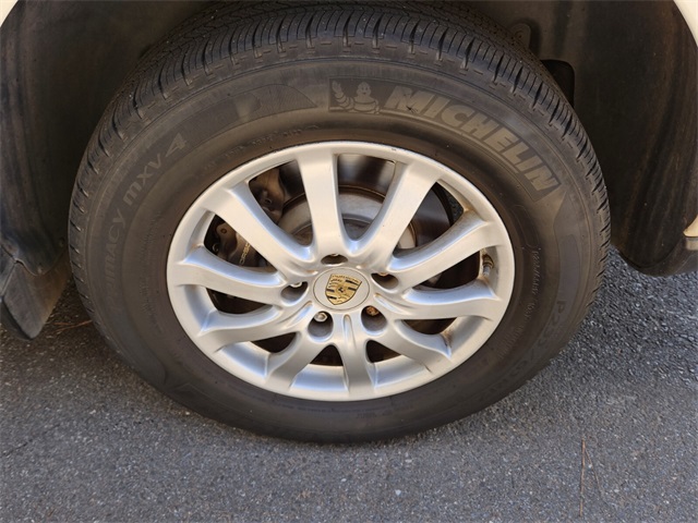 2010 Porsche Cayenne Base photo 9