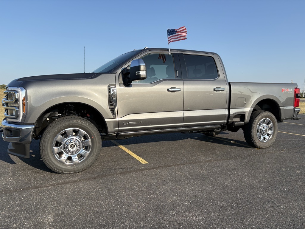 2026 Ford F-350 Super Duty Lariat's photo
