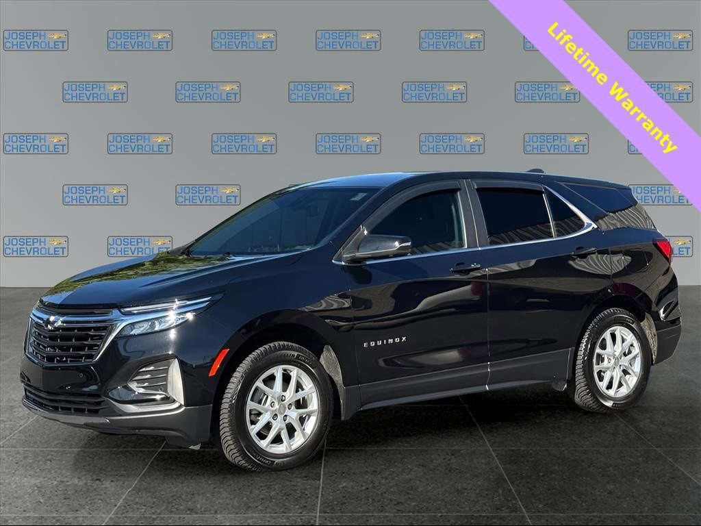 2022 Chevrolet Equinox LT's photo