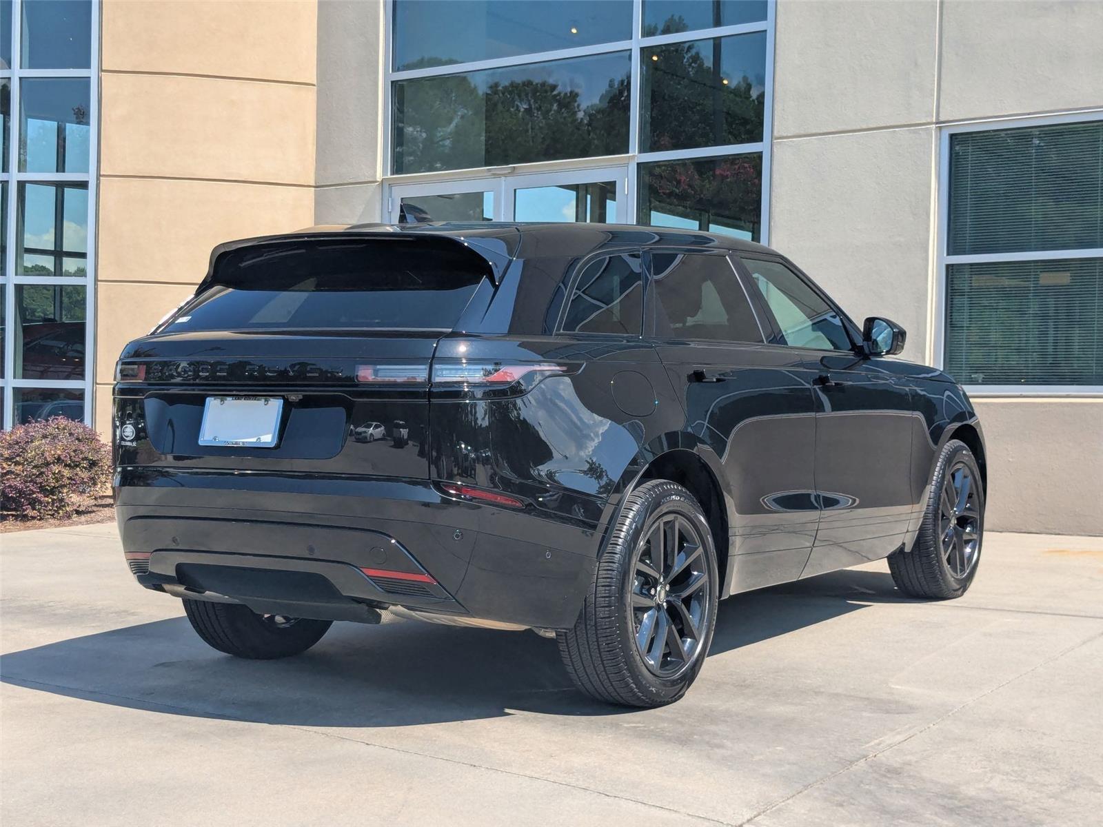 2025 Land Rover Range Rover Velar SE photo 4