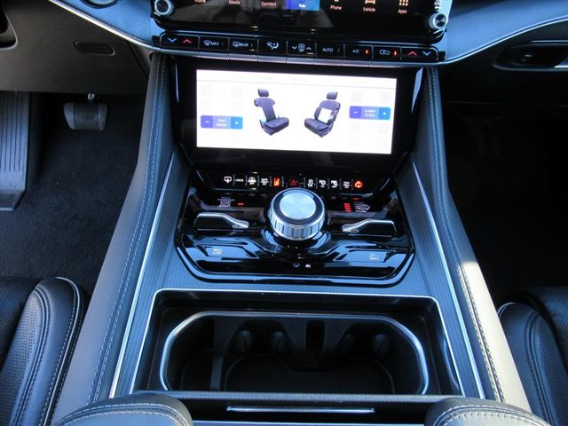 2024 Jeep Grand Wagoneer L II photo 20