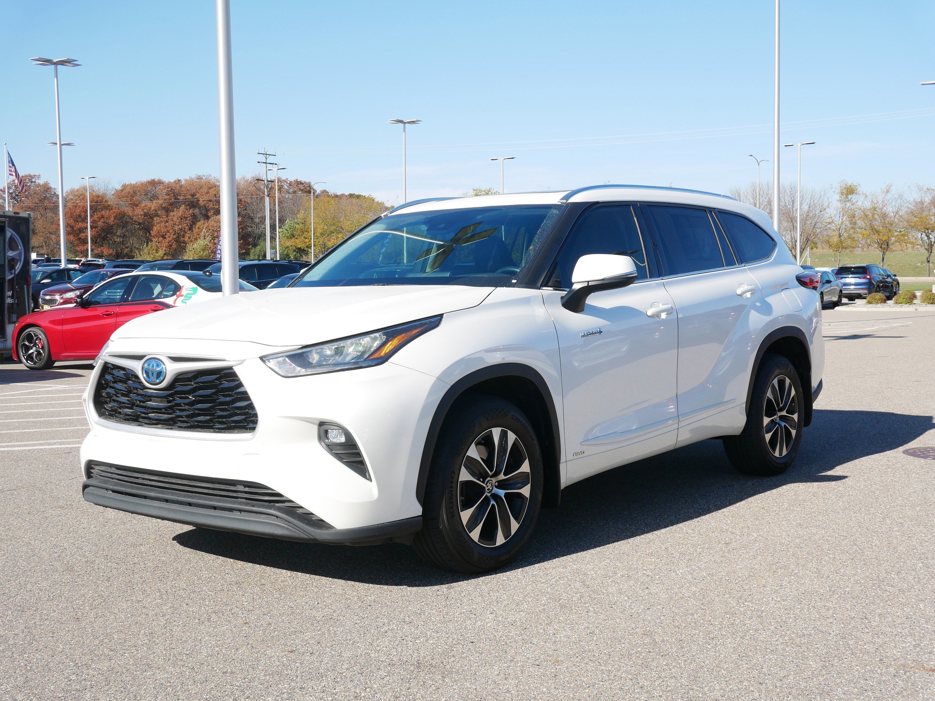 Used 2020 Toyota Highlander XLE with VIN 5TDHBRCH7LS510463 for sale in Waite Park, Minnesota