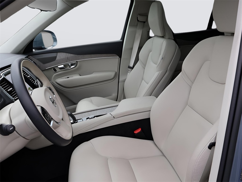 2023 Volvo XC90 Recharge T8 Plus photo 3