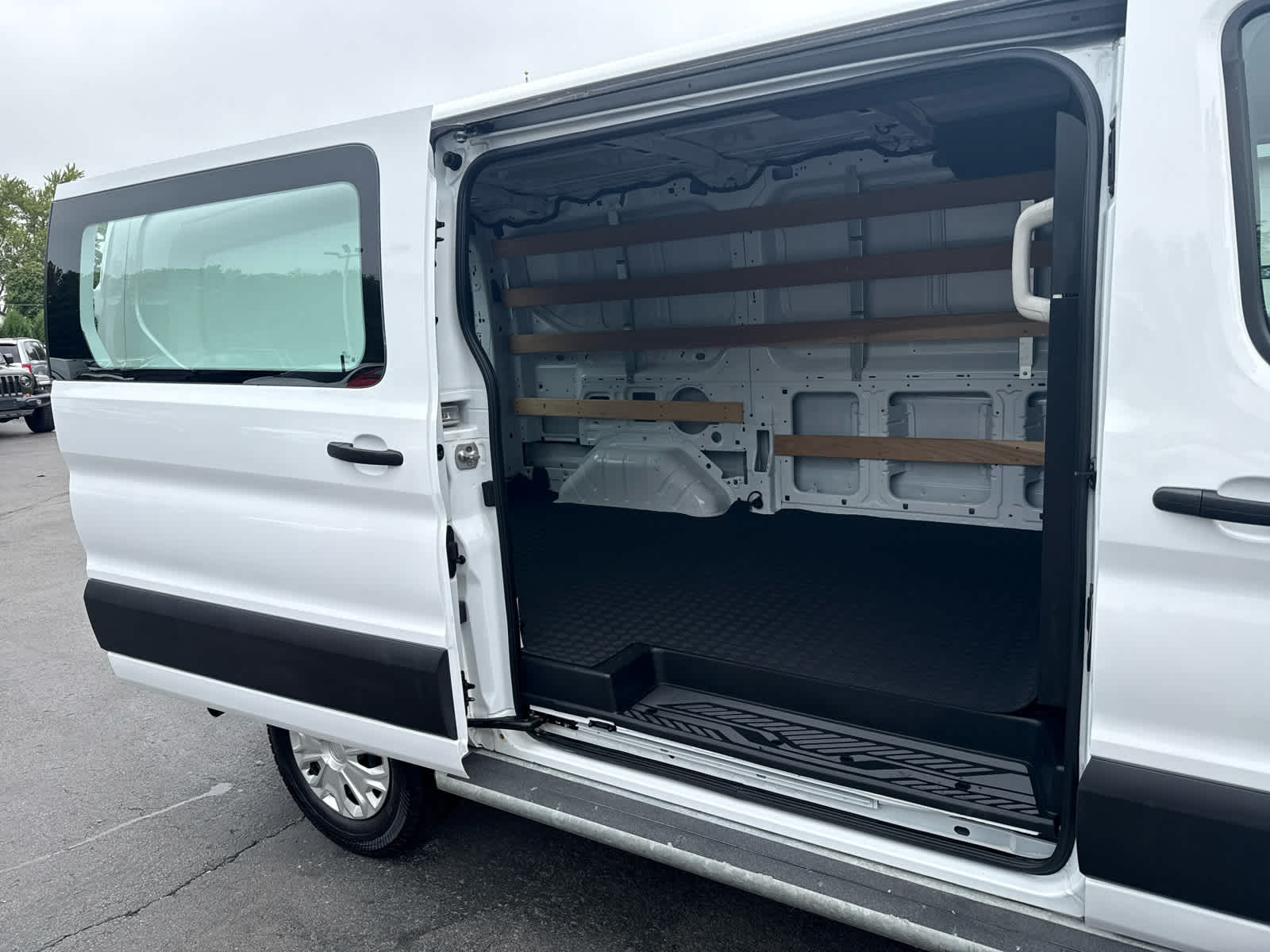 2023 Ford Transit Cargo Van photo 15