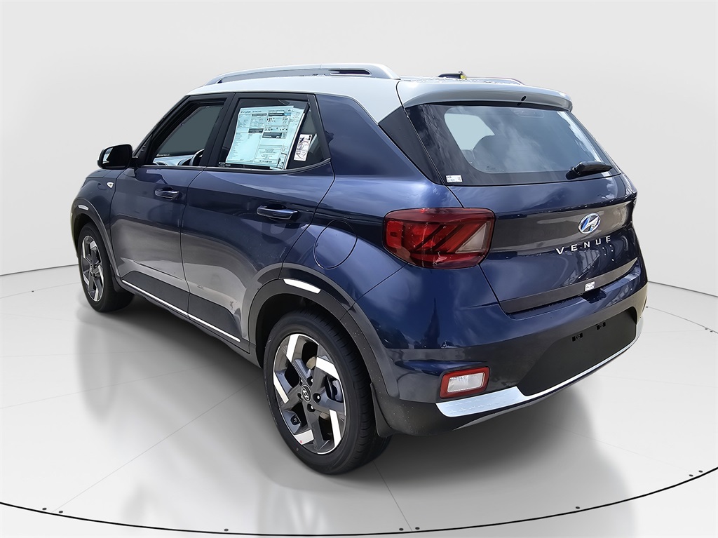 2025 Hyundai Venue Limited photo 4