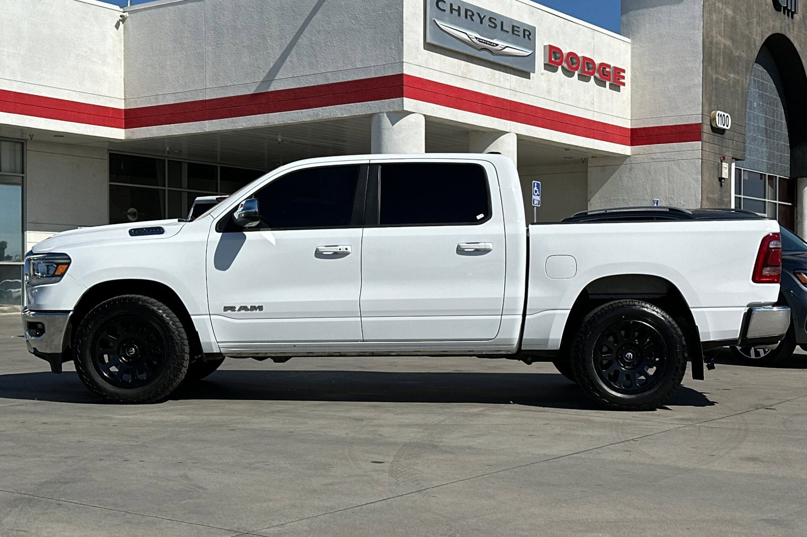 2023 Ram 1500 Laramie photo 3