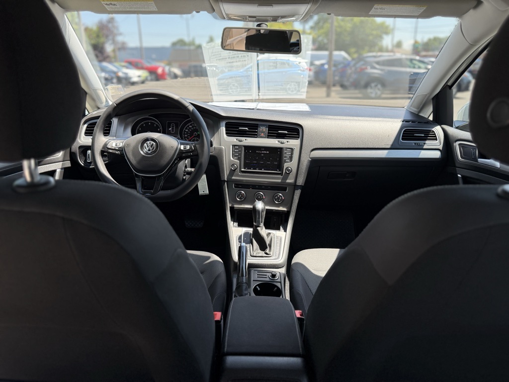 2017 Volkswagen Golf SportWagen S photo 20